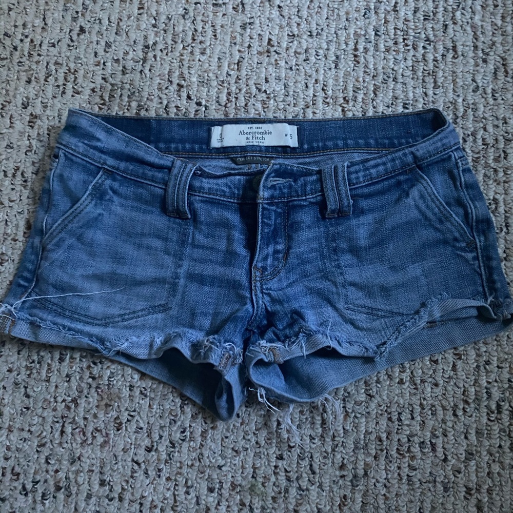 Woman’s abercrombie & fitch shorts